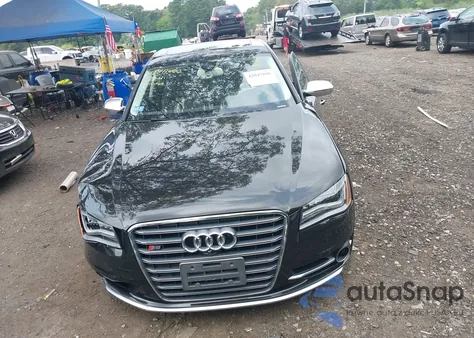 2013 Audi S8 4.0T z USA, uszkodzony, nr VIN WAUD2AFD9DN033113